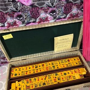 Classic Mahjong Set in Yellow Tiles